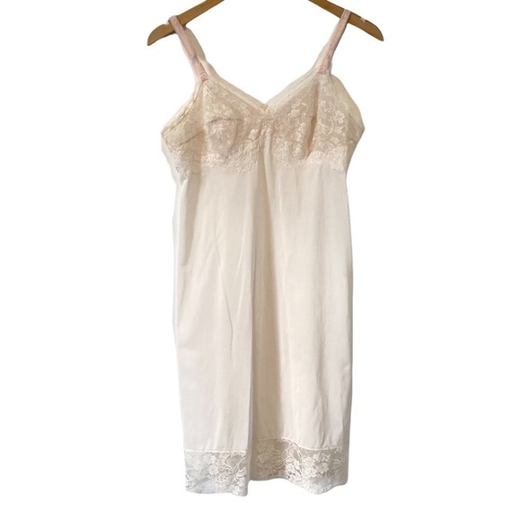 Vintage Vanity Fair Full Slip Blush Pink Lace 100% Nylon Nightie Womens Small 36 - Picture 1 of 13